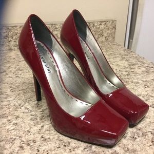 Gianni Bini square toe red patent leather pump